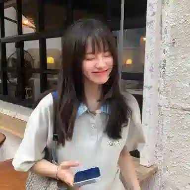 maxim's de paris logoT