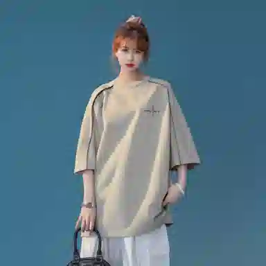 maxim's de paris logoT