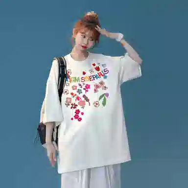 maxim's de paris logoT