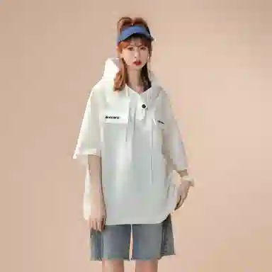 maxim's de paris logoT