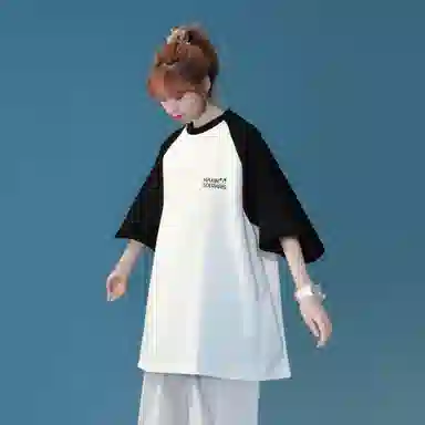 maxim's de paris logoT