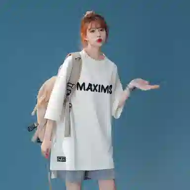 maxim's de paris logoT