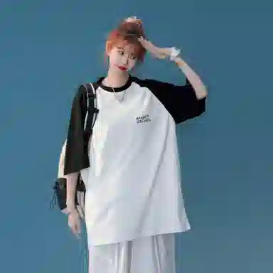 maxim's de paris logoT