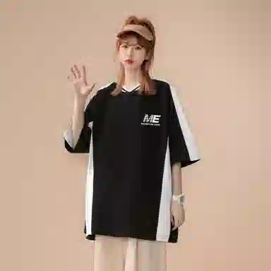 maxim's de paris logoT