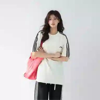 maxim's de paris 260G logoT