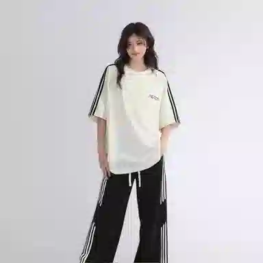 maxim's de paris logoT