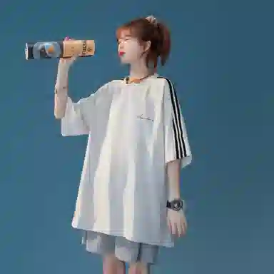 maxim's de paris 260glogoinsT