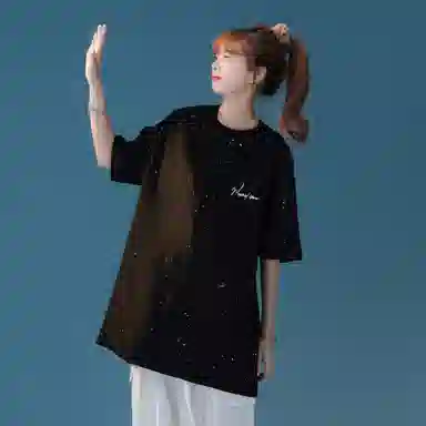 maxim's de paris logoT