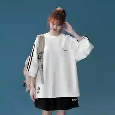 maxim's de paris logoT