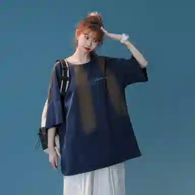 maxim's de paris logoT