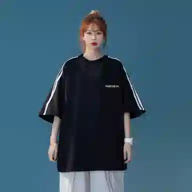 maxim's de paris logoT