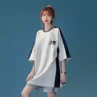 maxim's de paris logoT