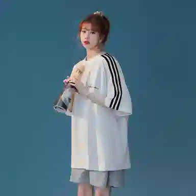 maxim's de paris 260glogoinsT