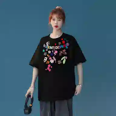 maxim's de paris logoT