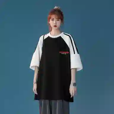 maxim's de paris logoT