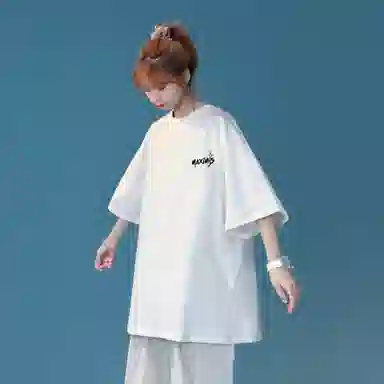 maxim's de paris logoT