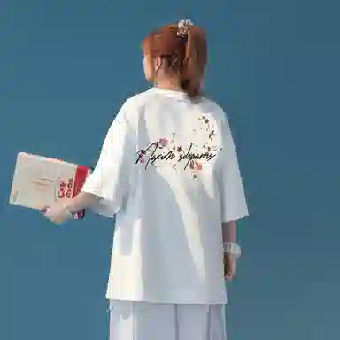 maxim's de paris logoT