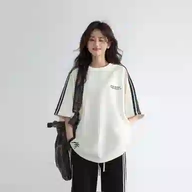 maxim's de paris logoT