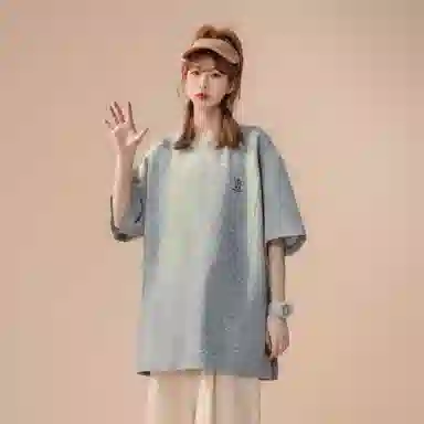 maxim's de paris logoT