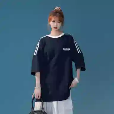 maxim's de paris logoT