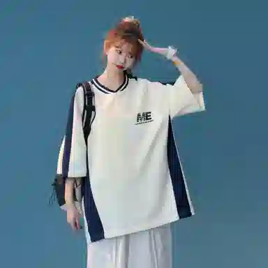 maxim's de paris logoT