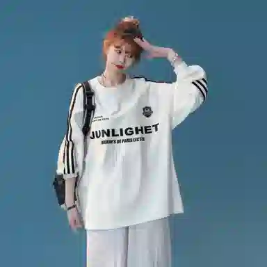 maxim's de paris logoT