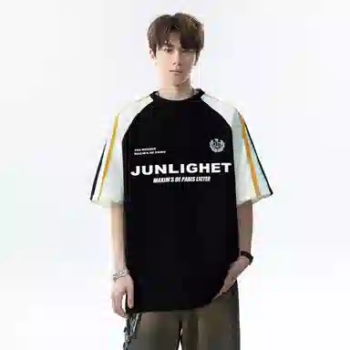 maxim's de paris logoT