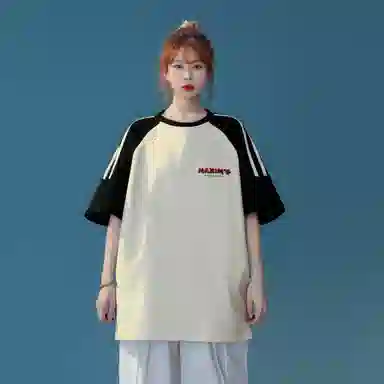 maxim's de paris logoT