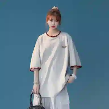 maxim's de paris logoT