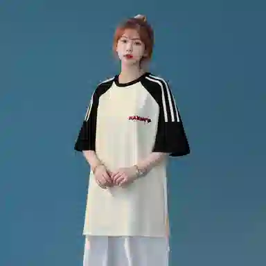 maxim's de paris logoT