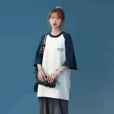 maxim's de paris logoT