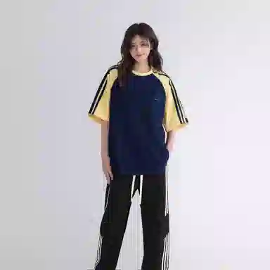 maxim's de paris 260G logo