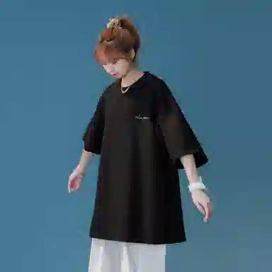 maxim's de paris logoT