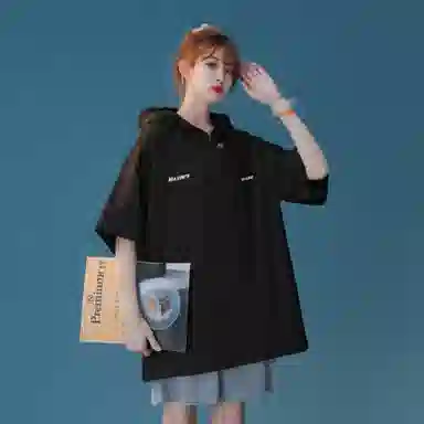 maxim's de paris logoT