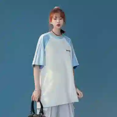 maxim's de paris logoT