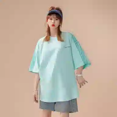 maxim's de paris logoT