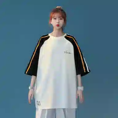 maxim's de paris logoT