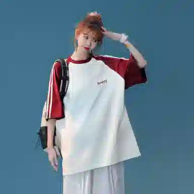 maxim's de paris logoT