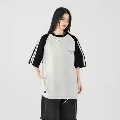 maxim's de paris logoT