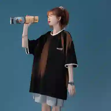 maxim's de paris logoT