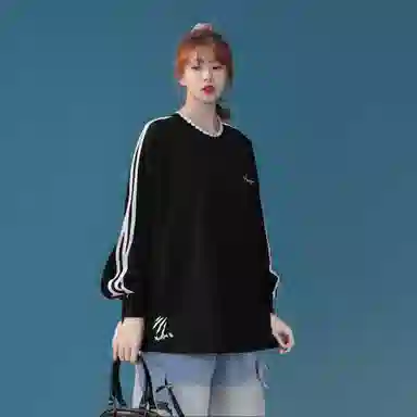 maxim's de paris logoT