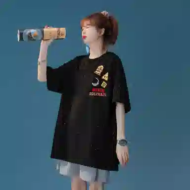 maxim's de paris logoT