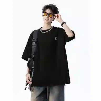 maxim's de paris logoT