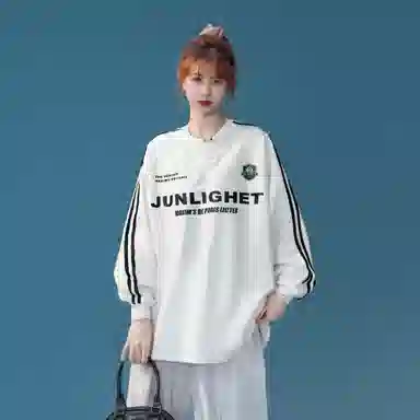 maxim's de paris logoT