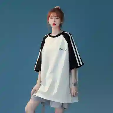 maxim's de paris inslogoT