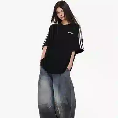 maxim's de paris logoT