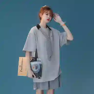 maxim's de paris LogoT