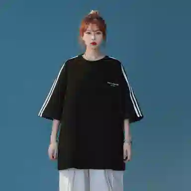 maxim's de paris LogoT