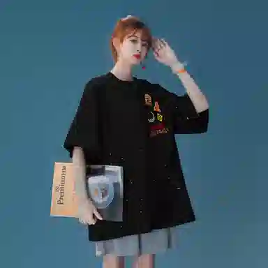 maxim's de paris logoT