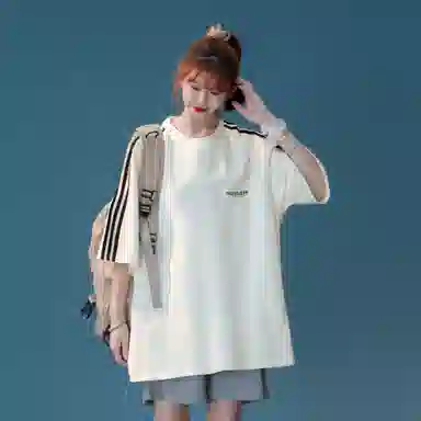 maxim's de paris logoT